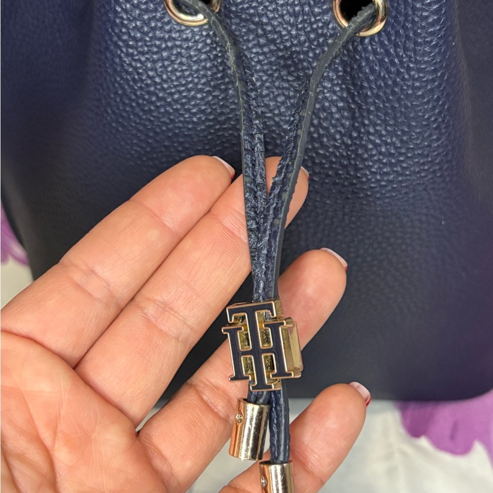 Tommy Hilfiger Black Mini Drawstring bucket Bag - Picture 13 of 13